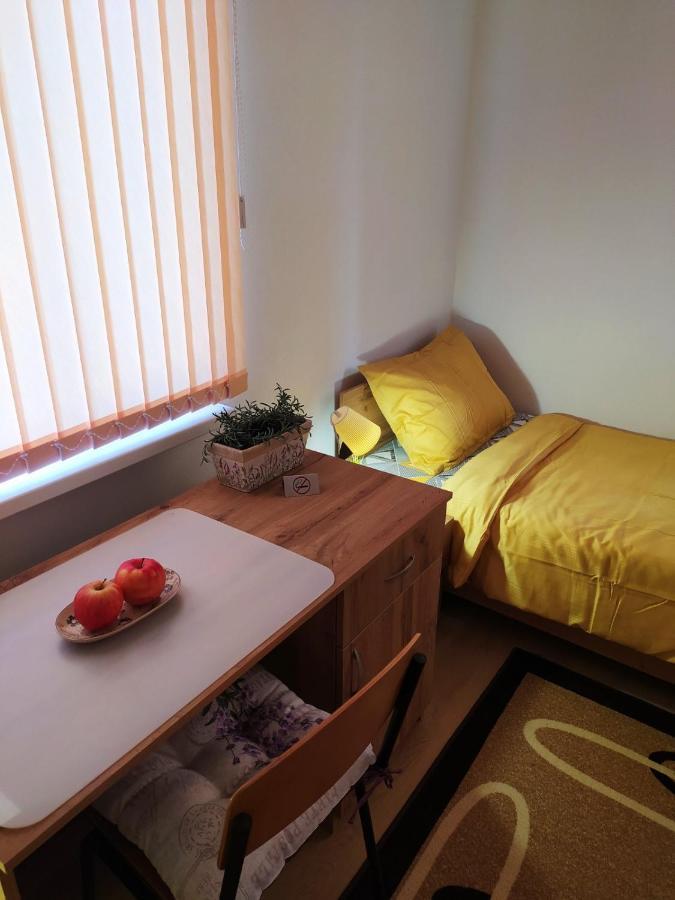 Дом За Гости Осогово Apartamento Kyustendil Exterior foto