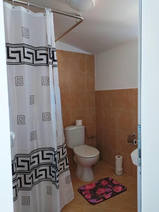 Дом За Гости Осогово Apartamento Kyustendil Exterior foto