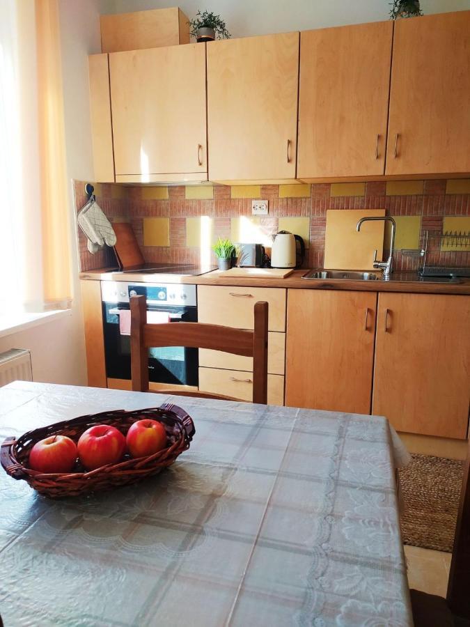 Дом За Гости Осогово Apartamento Kyustendil Exterior foto