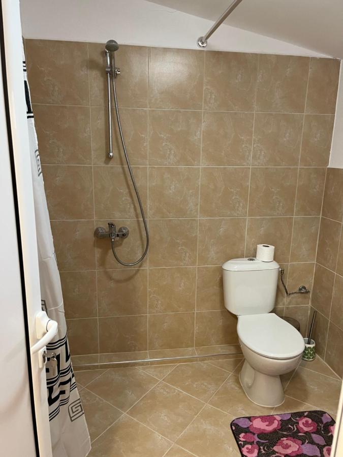 Дом За Гости Осогово Apartamento Kyustendil Exterior foto